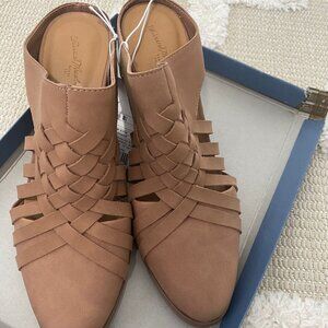 Universal Thread Heels